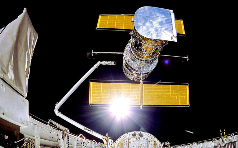 NASA tries to recover Hubble telescope after serious failures